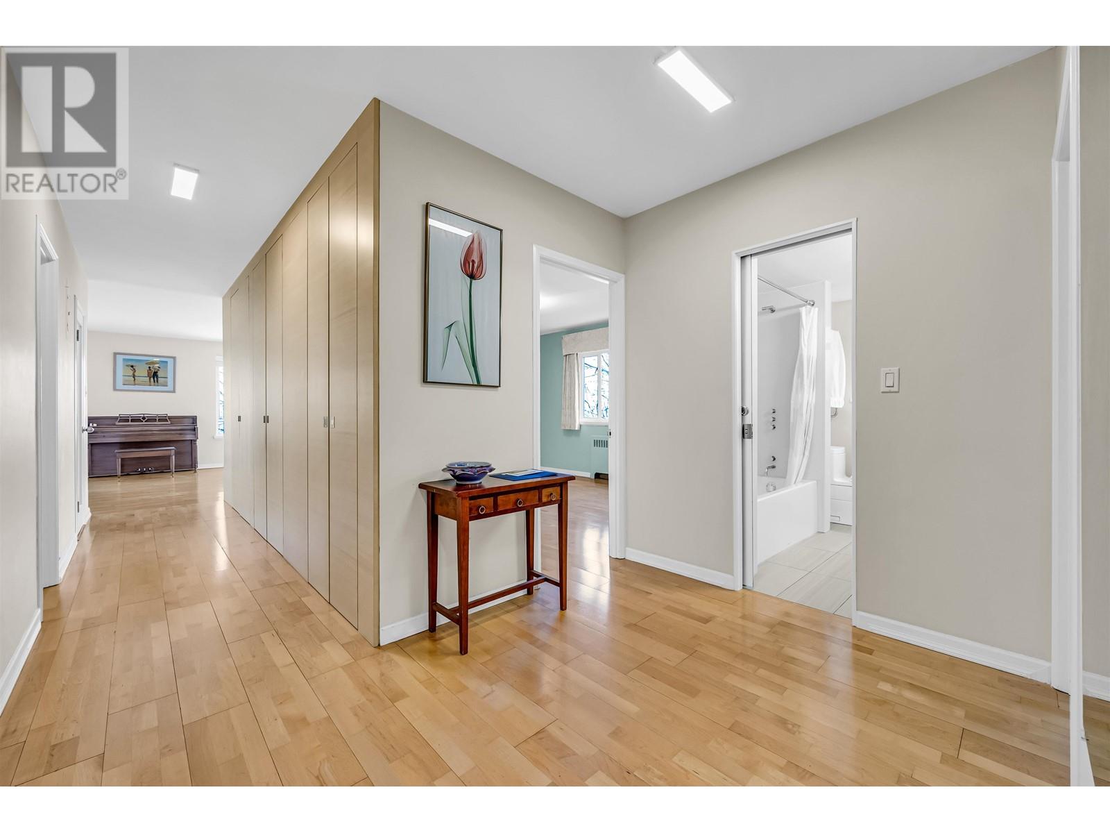 Listing Picture 20 of 35 : 201 1949 BEACH AVENUE, Vancouver / 溫哥華 - 魯藝地產 Yvonne Lu Group - MLS Medallion Club Member