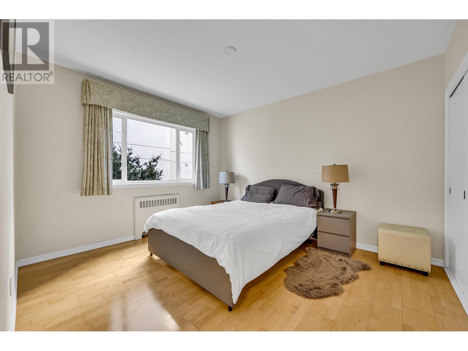 Listing Picture 18 of 35 : 201 1949 BEACH AVENUE, Vancouver / 溫哥華 - 魯藝地產 Yvonne Lu Group - MLS Medallion Club Member