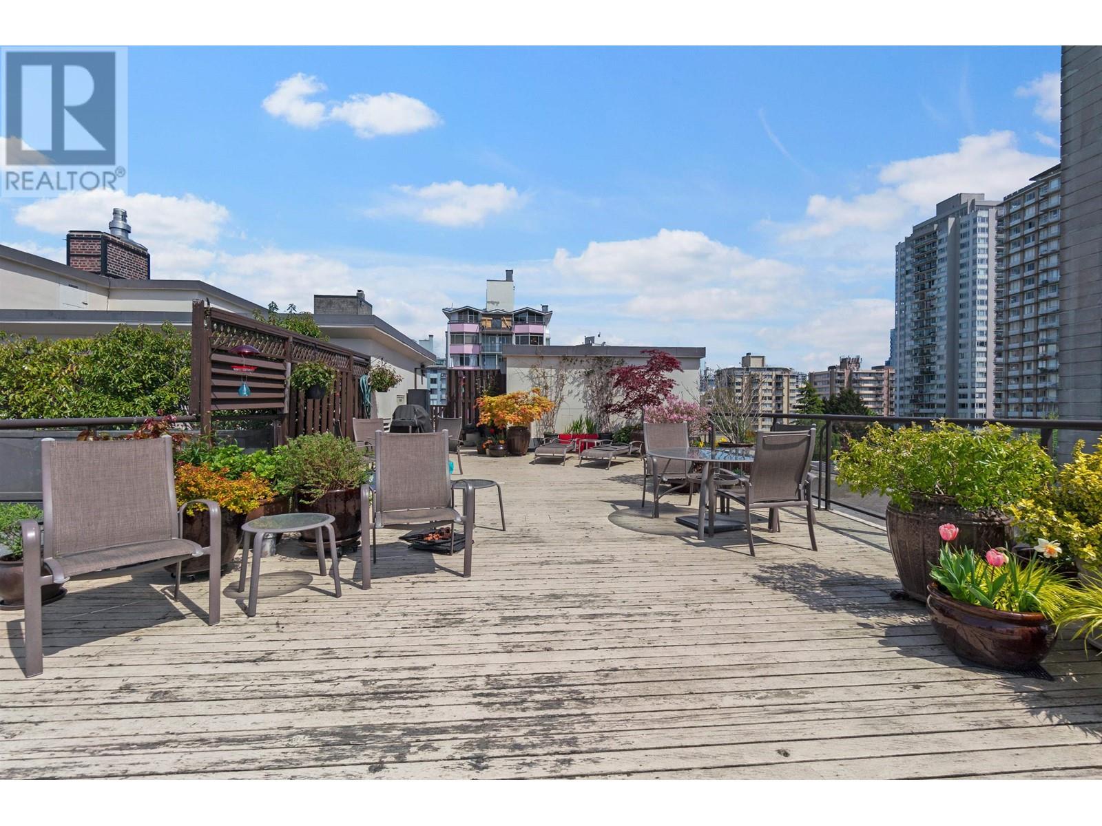 Listing Picture 27 of 35 : 201 1949 BEACH AVENUE, Vancouver / 溫哥華 - 魯藝地產 Yvonne Lu Group - MLS Medallion Club Member