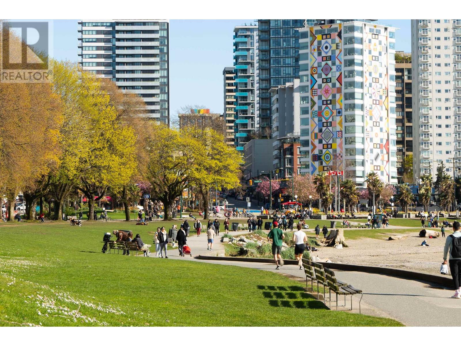 Listing Picture 31 of 35 : 201 1949 BEACH AVENUE, Vancouver / 溫哥華 - 魯藝地產 Yvonne Lu Group - MLS Medallion Club Member