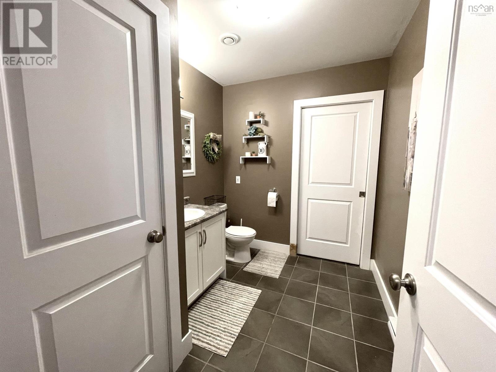 20 Holland Road, Fletchers Lake, Nova Scotia  B2T 1J3 - Photo 32 - 202427435