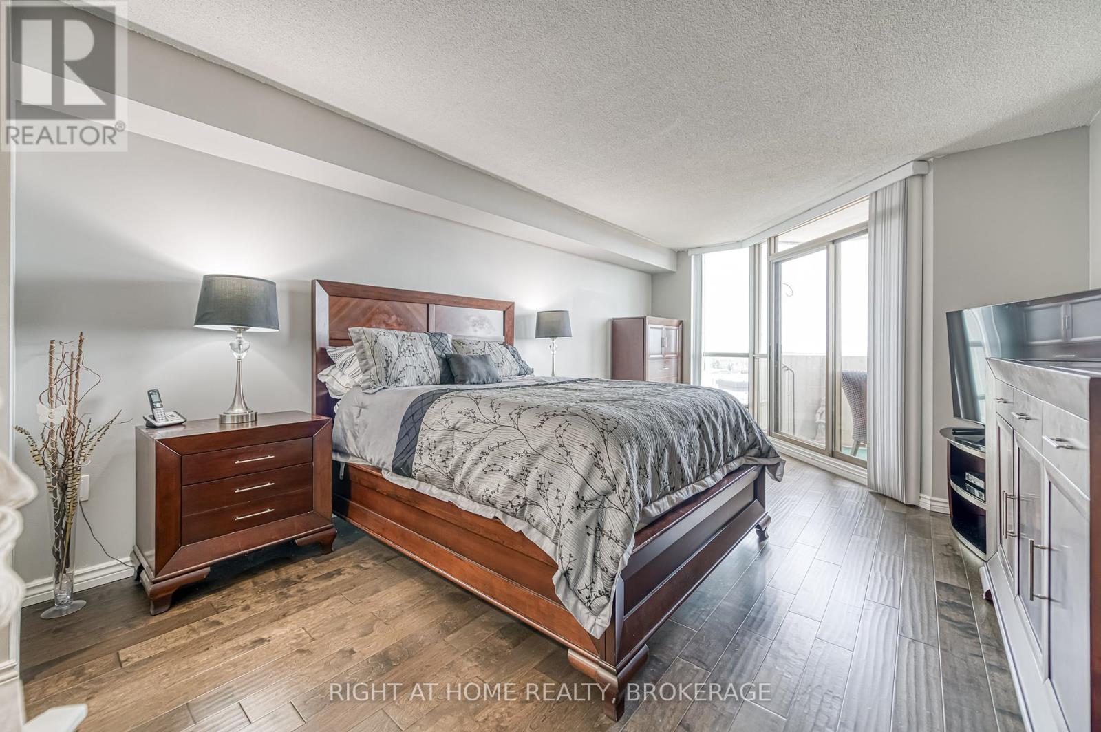 1004 - 5070 Pinedale Avenue, Burlington, Ontario  L7L 5V6 - Photo 26 - W12035359