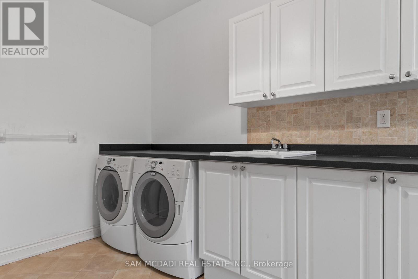 1206 Mount Vernon Street, Mississauga, Ontario  L5H 4M3 - Photo 16 - W12035367