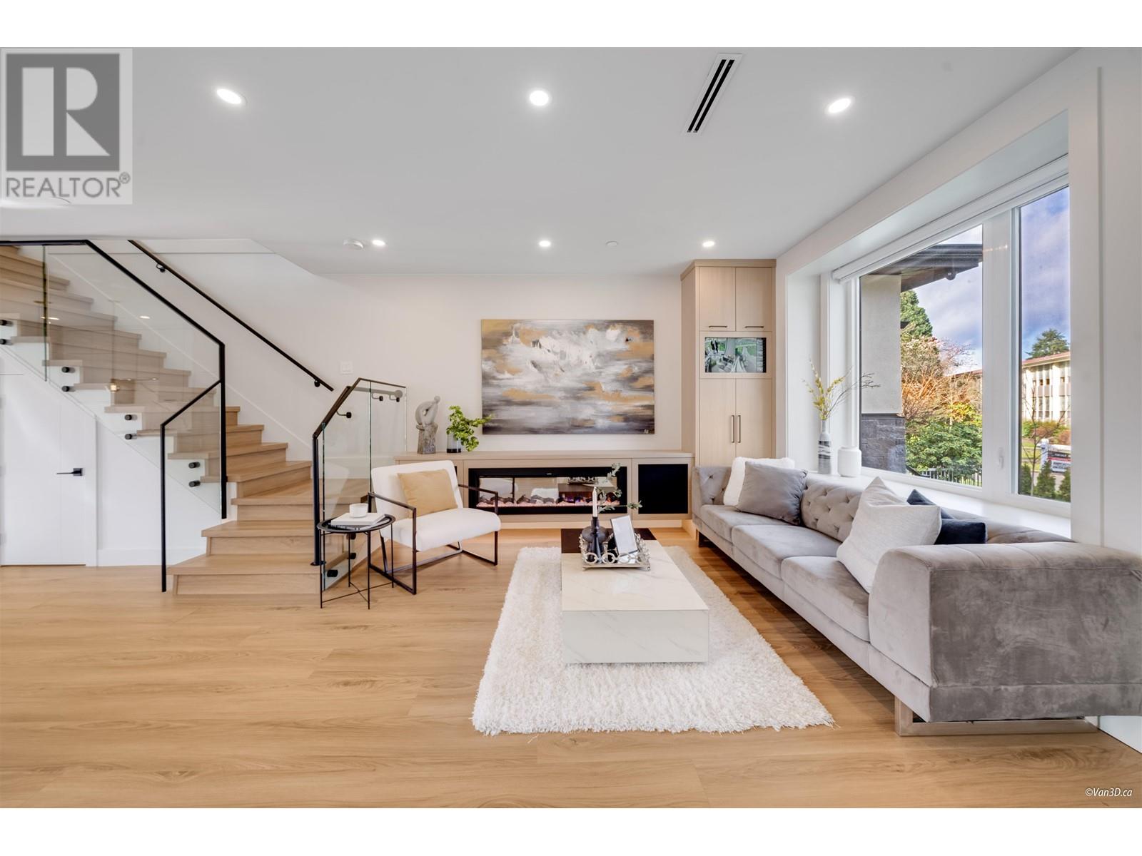 1812 E 55th Avenue, Vancouver, British Columbia  V5P 2A1 - Photo 3 - R2978962
