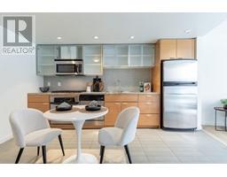305 33 SMITHE STREET, Vancouver, British Columbia