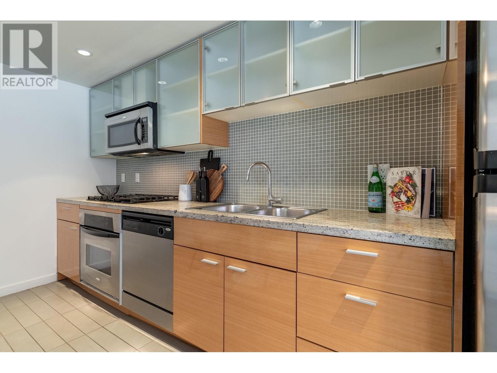 305 33 Smithe Street, Vancouver, British Columbia  V6B 0B5 - Photo 4 - R2978232