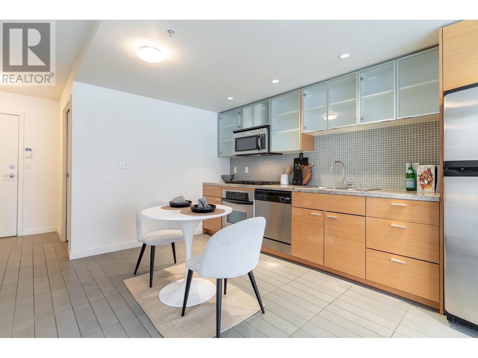 305 33 Smithe Street, Vancouver, British Columbia  V6B 0B5 - Photo 3 - R2978232