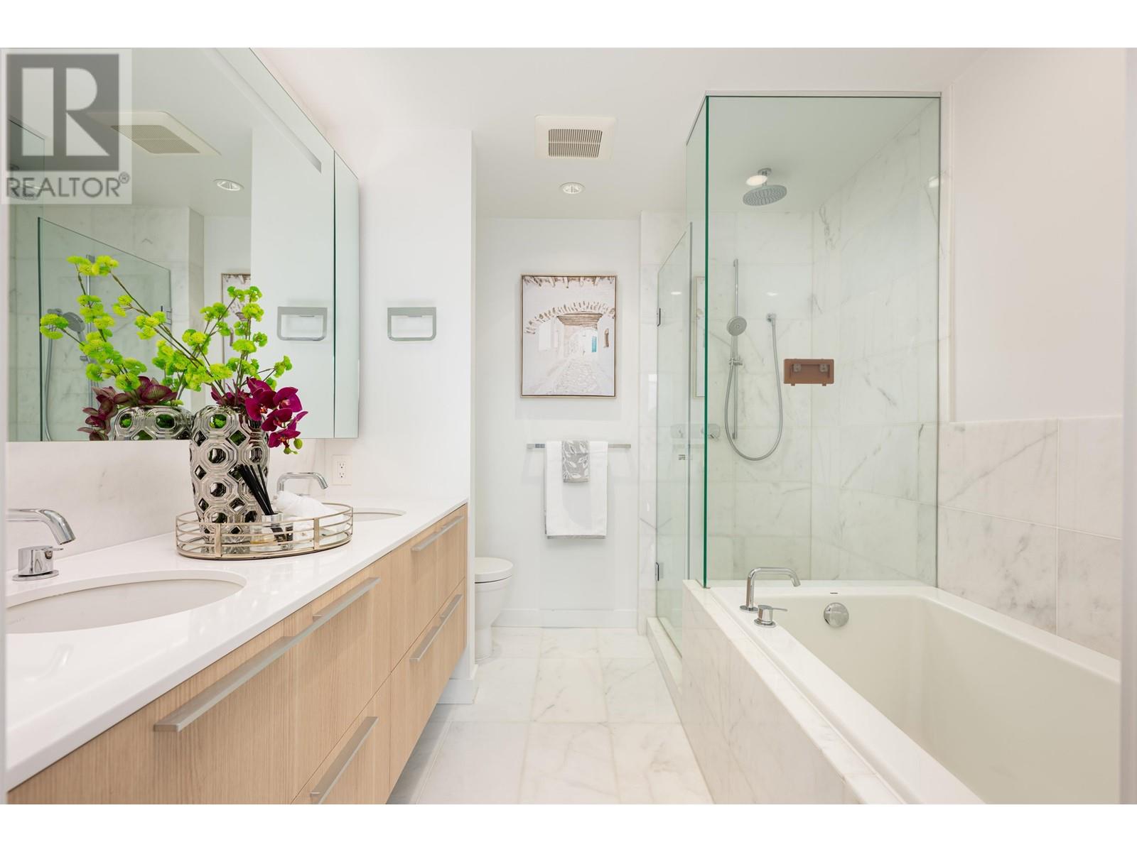 Listing Picture 14 of 29 : 405 6622 PEARSON WAY, Richmond / 烈治文 - 魯藝地產 Yvonne Lu Group - MLS Medallion Club Member