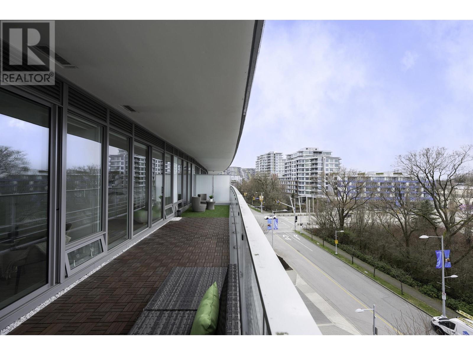Listing Picture 18 of 29 : 405 6622 PEARSON WAY, Richmond / 烈治文 - 魯藝地產 Yvonne Lu Group - MLS Medallion Club Member