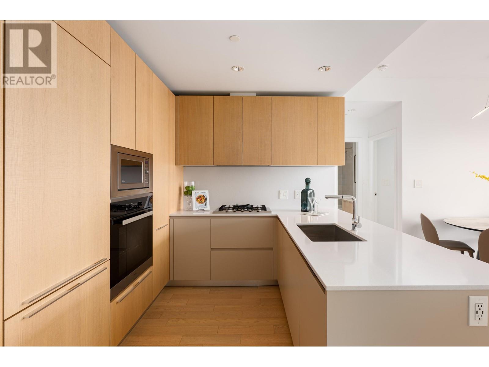 Listing Picture 2 of 29 : 405 6622 PEARSON WAY, Richmond / 烈治文 - 魯藝地產 Yvonne Lu Group - MLS Medallion Club Member