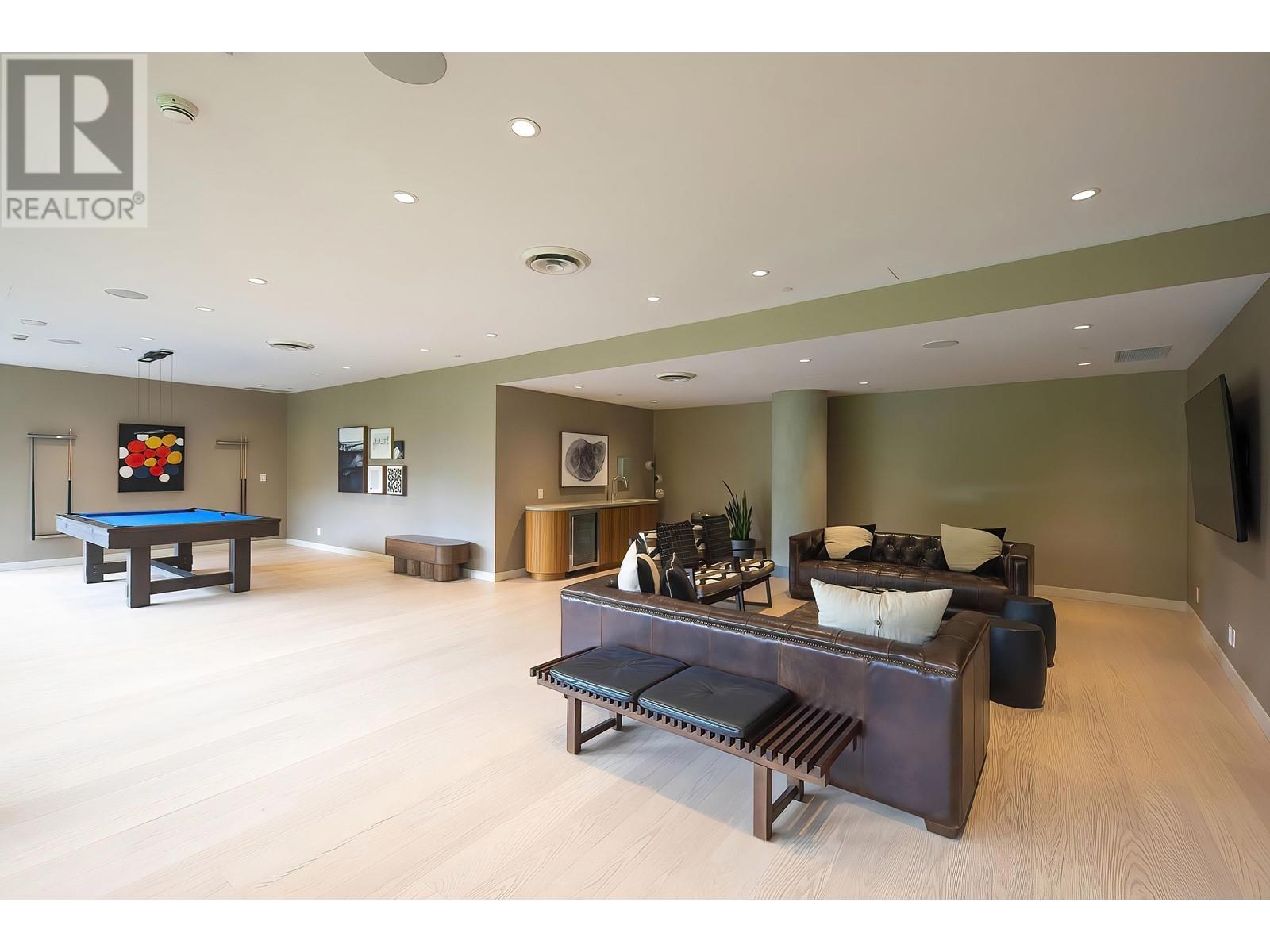 Listing Picture 27 of 29 : 405 6622 PEARSON WAY, Richmond / 烈治文 - 魯藝地產 Yvonne Lu Group - MLS Medallion Club Member