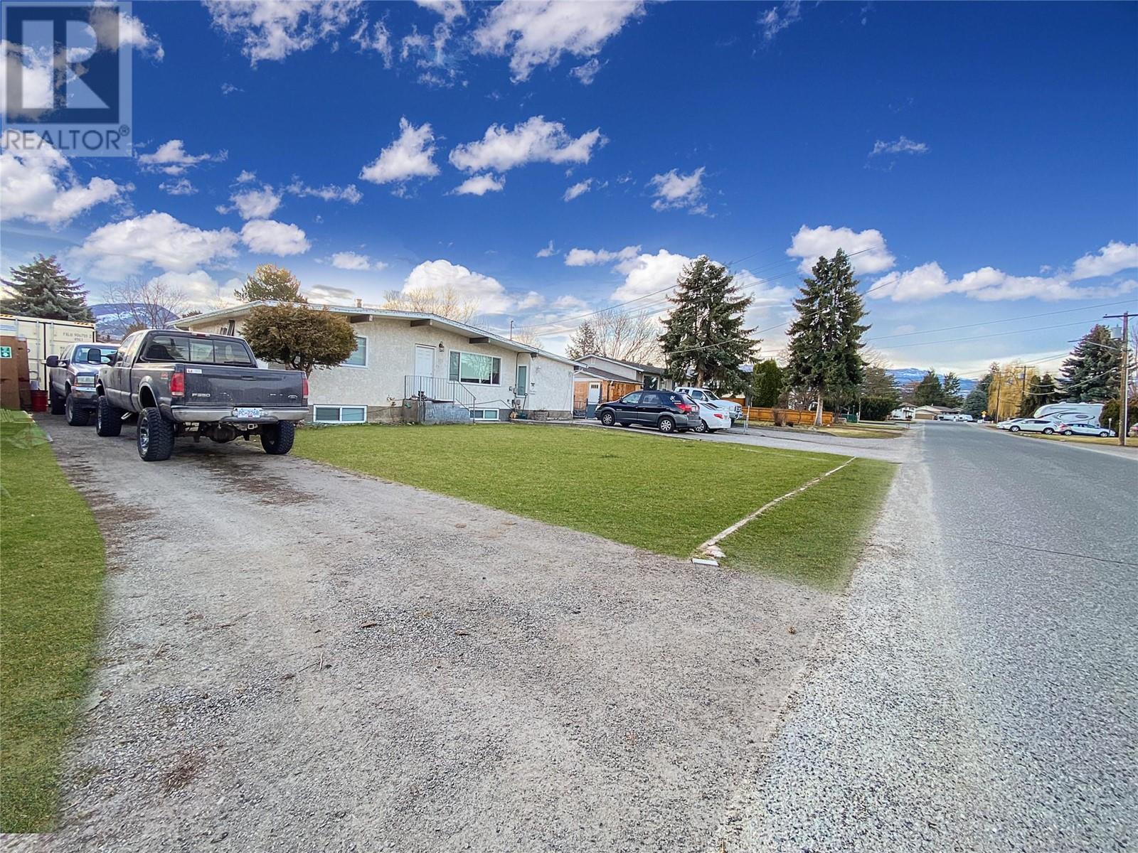 Property at 195-215 Davie Road S image 1