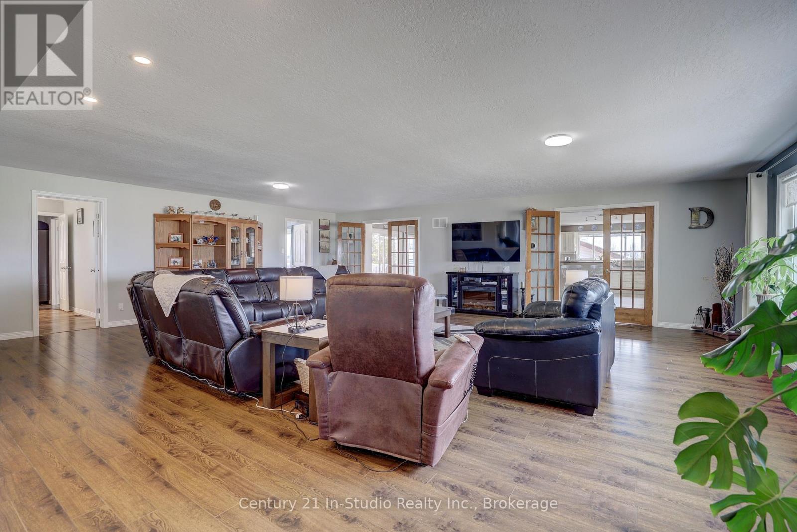 84298 Bluewater Highway, Ashfield-Colborne-Wawanosh, Ontario  N7A 3X9 - Photo 42 - X12035399