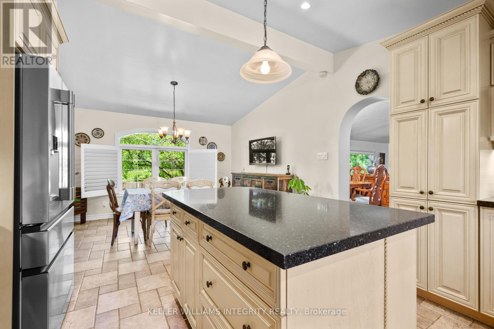 3 Briarcliffe Drive, Ottawa, Ontario  K1J 6E3 - Photo 20 - X12033061