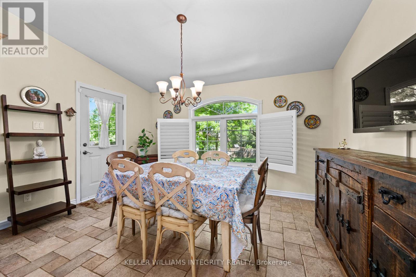 3 Briarcliffe Drive, Ottawa, Ontario  K1J 6E3 - Photo 23 - X12033061