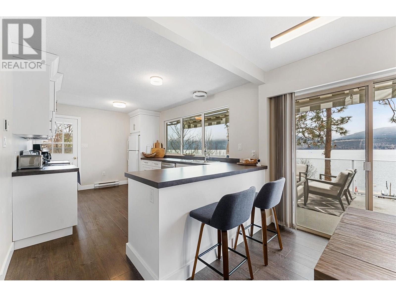 17110 Coral Beach Road, Lake Country, British Columbia  V4V 1B9 - Photo 8 - 10339983