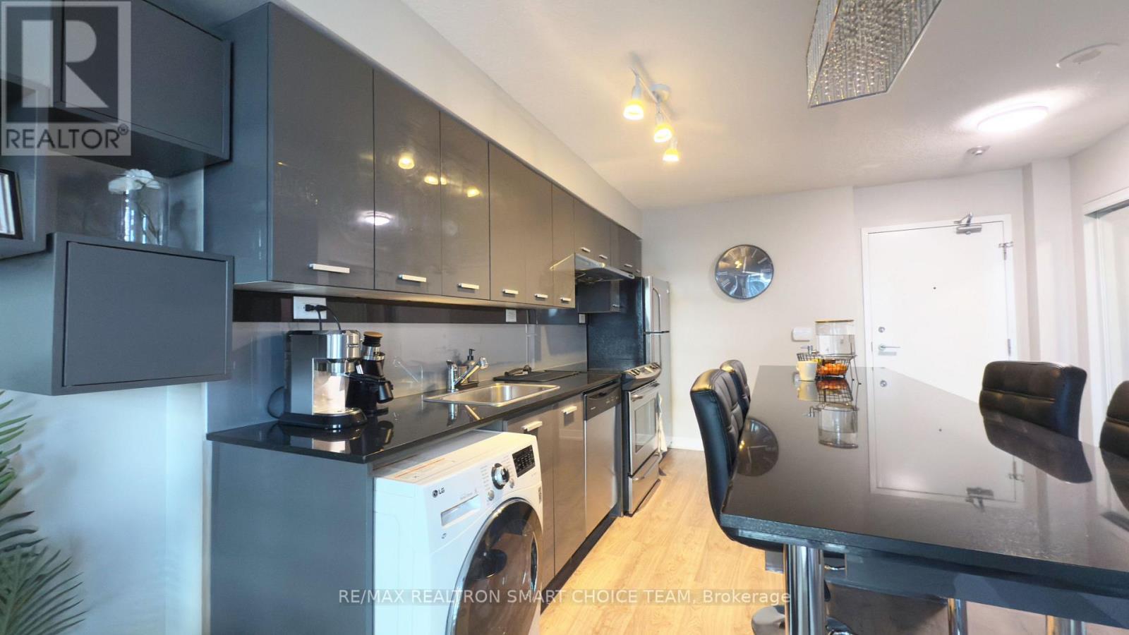 215 - 19 Singer Court, Toronto (Bayview Village), Ontario  M2K 0B2 - Photo 10 - C12035449