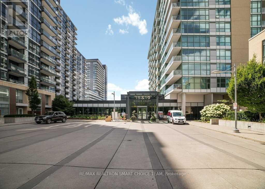 215 - 19 Singer Court, Toronto (Bayview Village), Ontario  M2K 0B2 - Photo 2 - C12035449