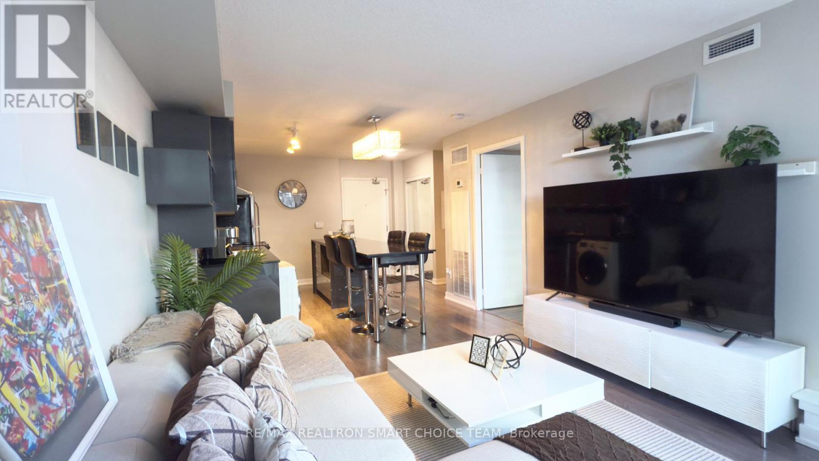 215 - 19 Singer Court, Toronto (Bayview Village), Ontario  M2K 0B2 - Photo 7 - C12035449