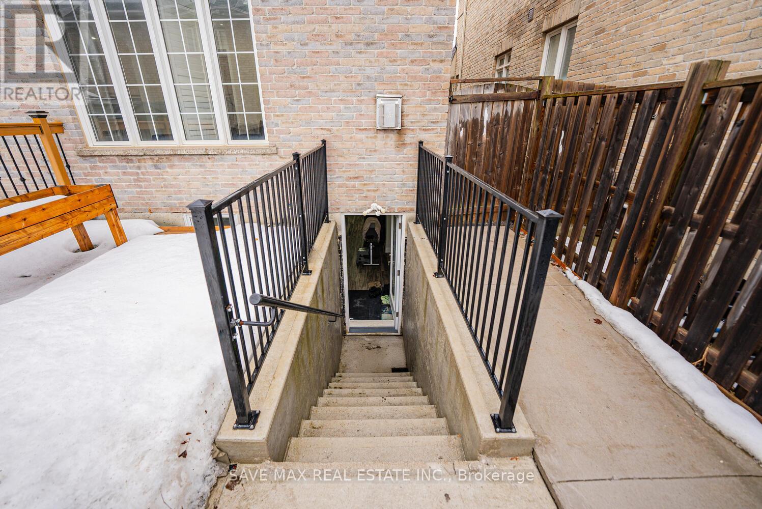 27 Messina Avenue, Brampton, Ontario  L6Y 0M8 - Photo 40 - W12004319