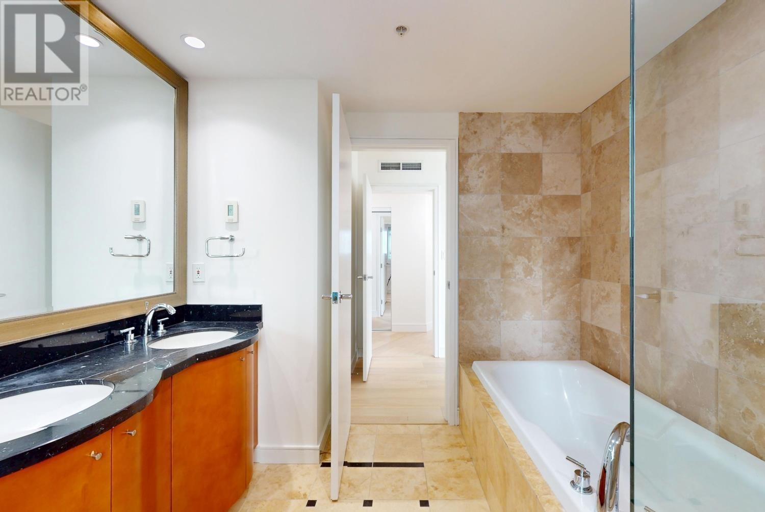 Listing Picture 27 of 40 : 1004 1650 BAYSHORE DRIVE, Vancouver / 溫哥華 - 魯藝地產 Yvonne Lu Group - MLS Medallion Club Member