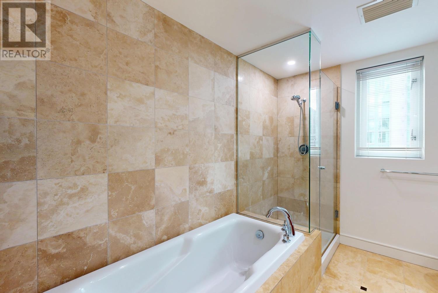 Listing Picture 29 of 40 : 1004 1650 BAYSHORE DRIVE, Vancouver / 溫哥華 - 魯藝地產 Yvonne Lu Group - MLS Medallion Club Member