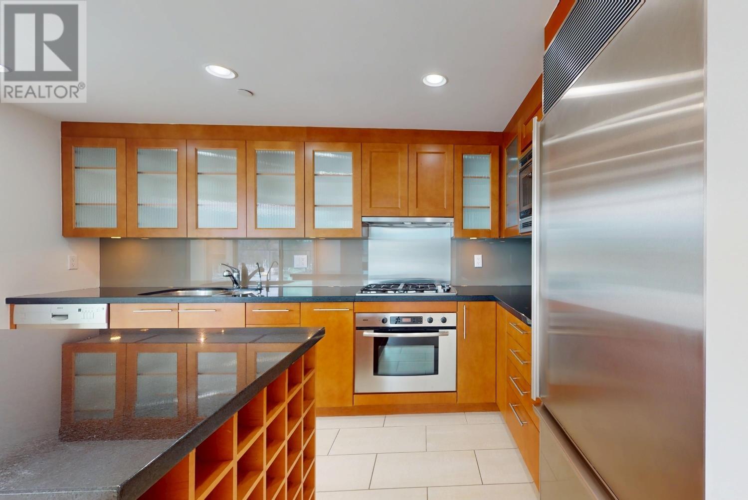 Listing Picture 9 of 40 : 1004 1650 BAYSHORE DRIVE, Vancouver / 溫哥華 - 魯藝地產 Yvonne Lu Group - MLS Medallion Club Member