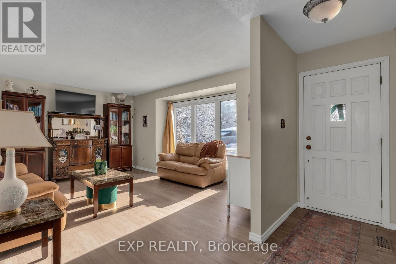 Property at 209 KING STREET image 3