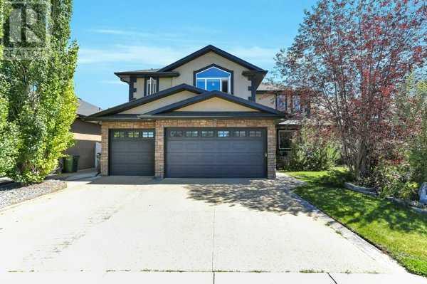 Property at 16 Oakwood Close image 1