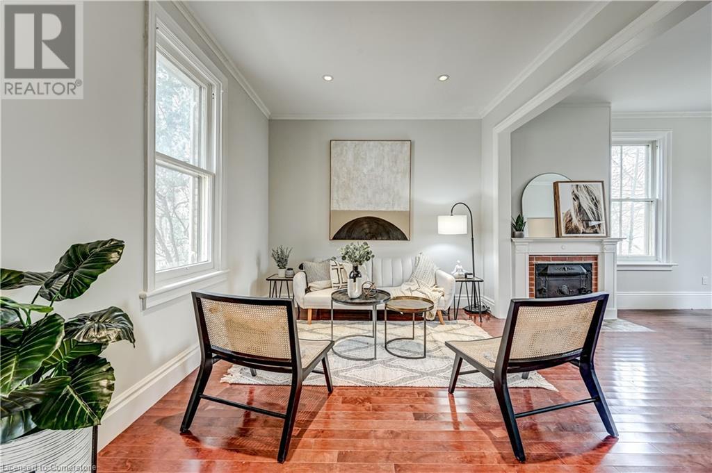 Property at 62 QUEEN Street image 5