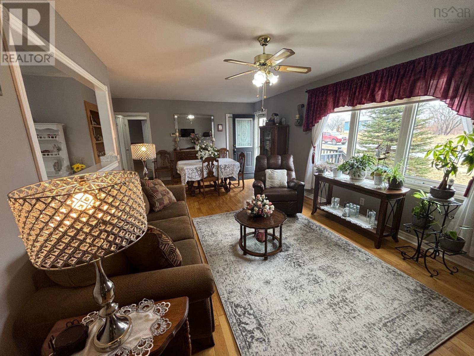 348 Reserve Street, Glace Bay, Nova Scotia  B1A 4W6 - Photo 13 - 202505554