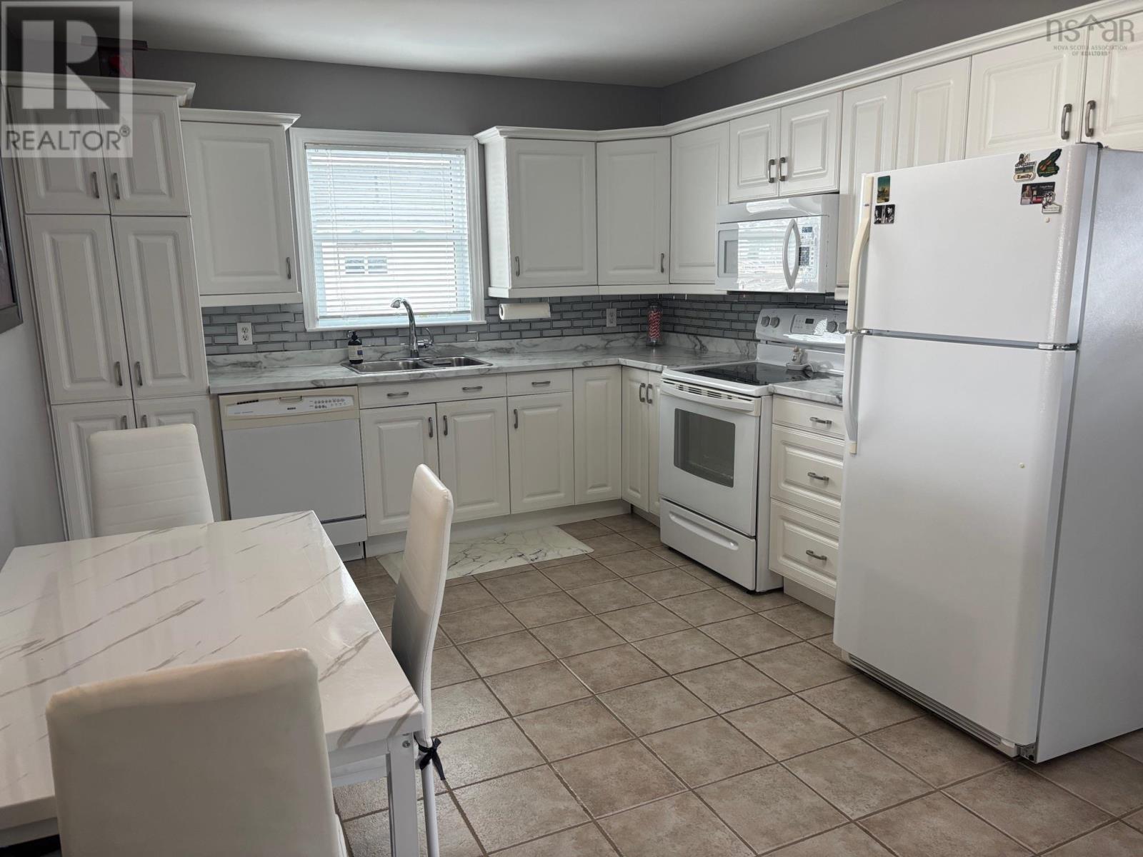 348 Reserve Street, Glace Bay, Nova Scotia  B1A 4W6 - Photo 9 - 202505554