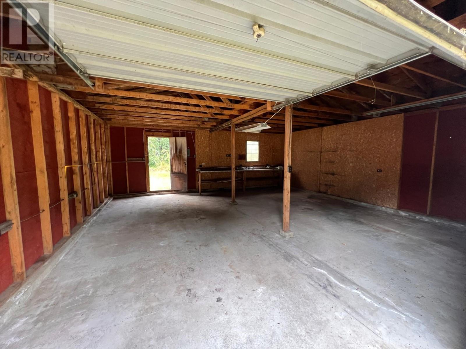 611 Slocan Street, Slocan, British Columbia  V0G 2C0 - Photo 2 - 10340071