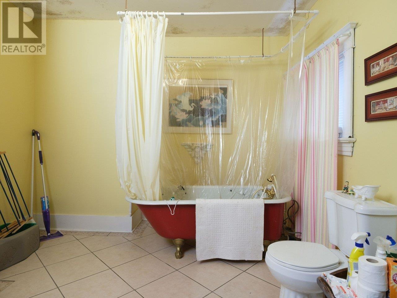 418 E Keith Road, North Vancouver, British Columbia  V7L 1V9 - Photo 17 - R2980852