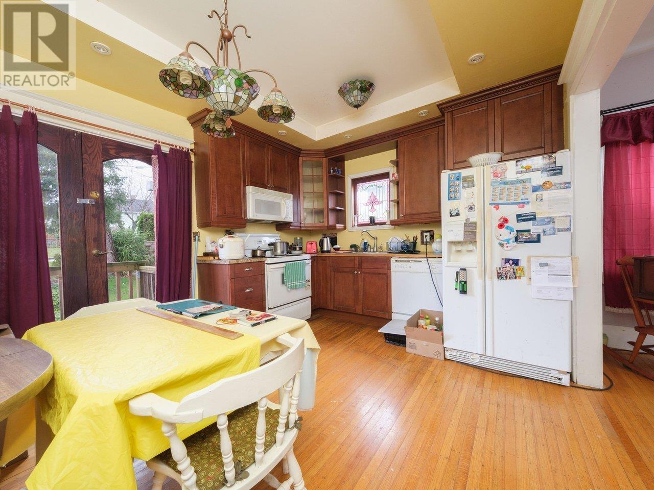 418 E Keith Road, North Vancouver, British Columbia  V7L 1V9 - Photo 5 - R2980852