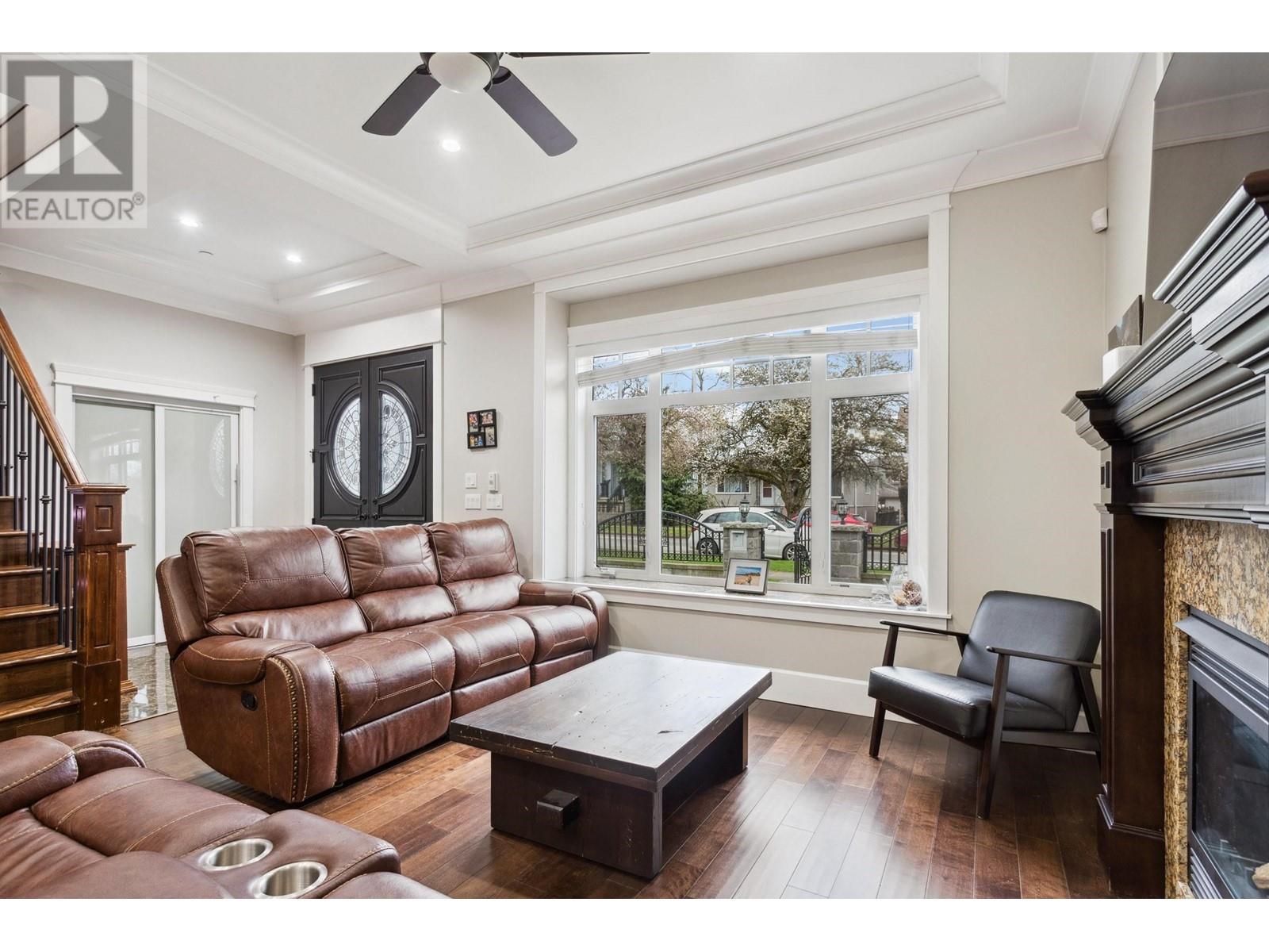 Property at 1037 E 50TH AVENUE image 2