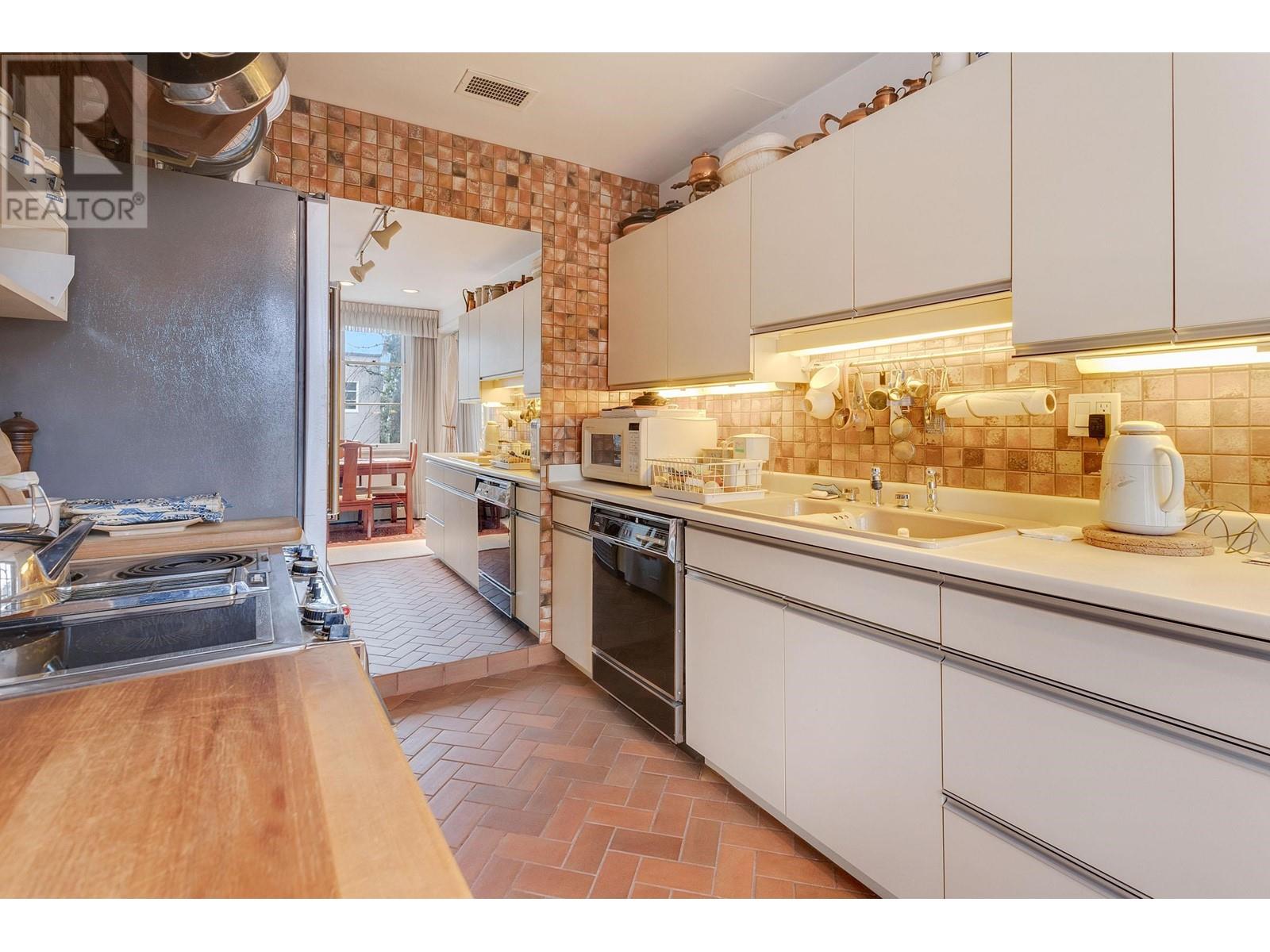 201 1565 Burnaby Street, Vancouver, British Columbia  V6G 1X1 - Photo 15 - R2980571