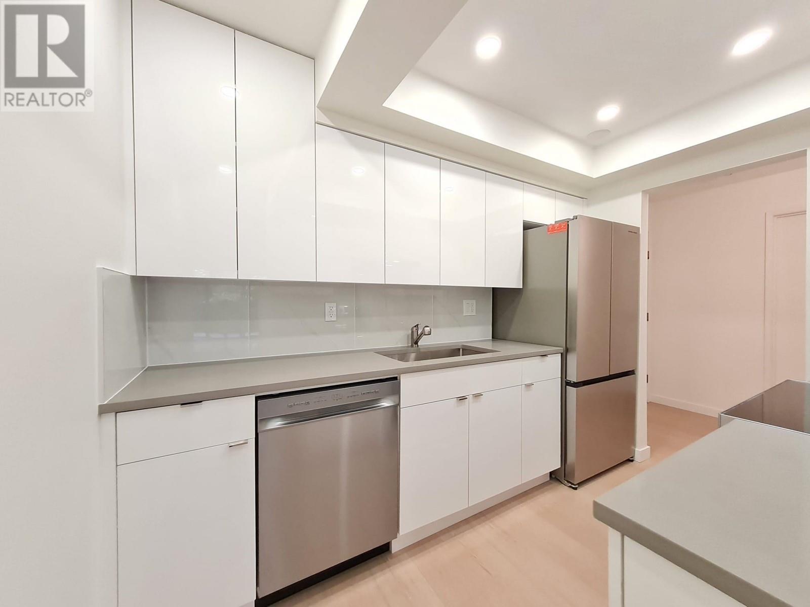 Property at 107 6560 BUSWELL STREET image 2