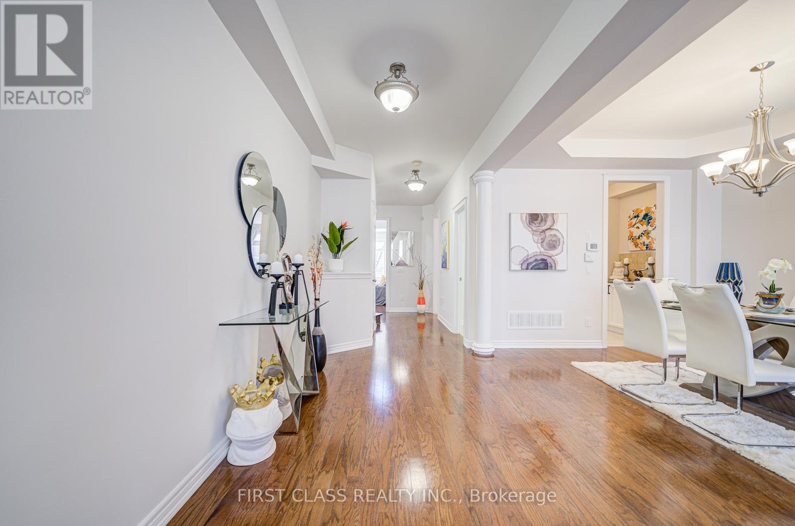 Property at 566 NORTH PARK BOULEVARD image 2