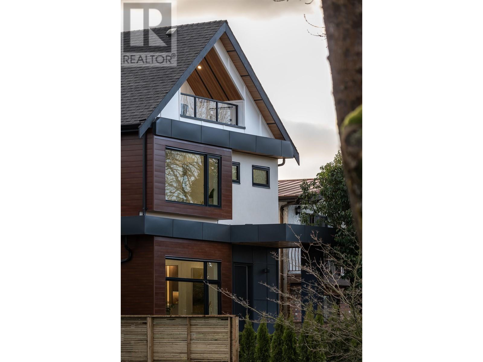 1 2474 E 21st Avenue, Vancouver, British Columbia  V5M 2V8 - Photo 2 - R2980893
