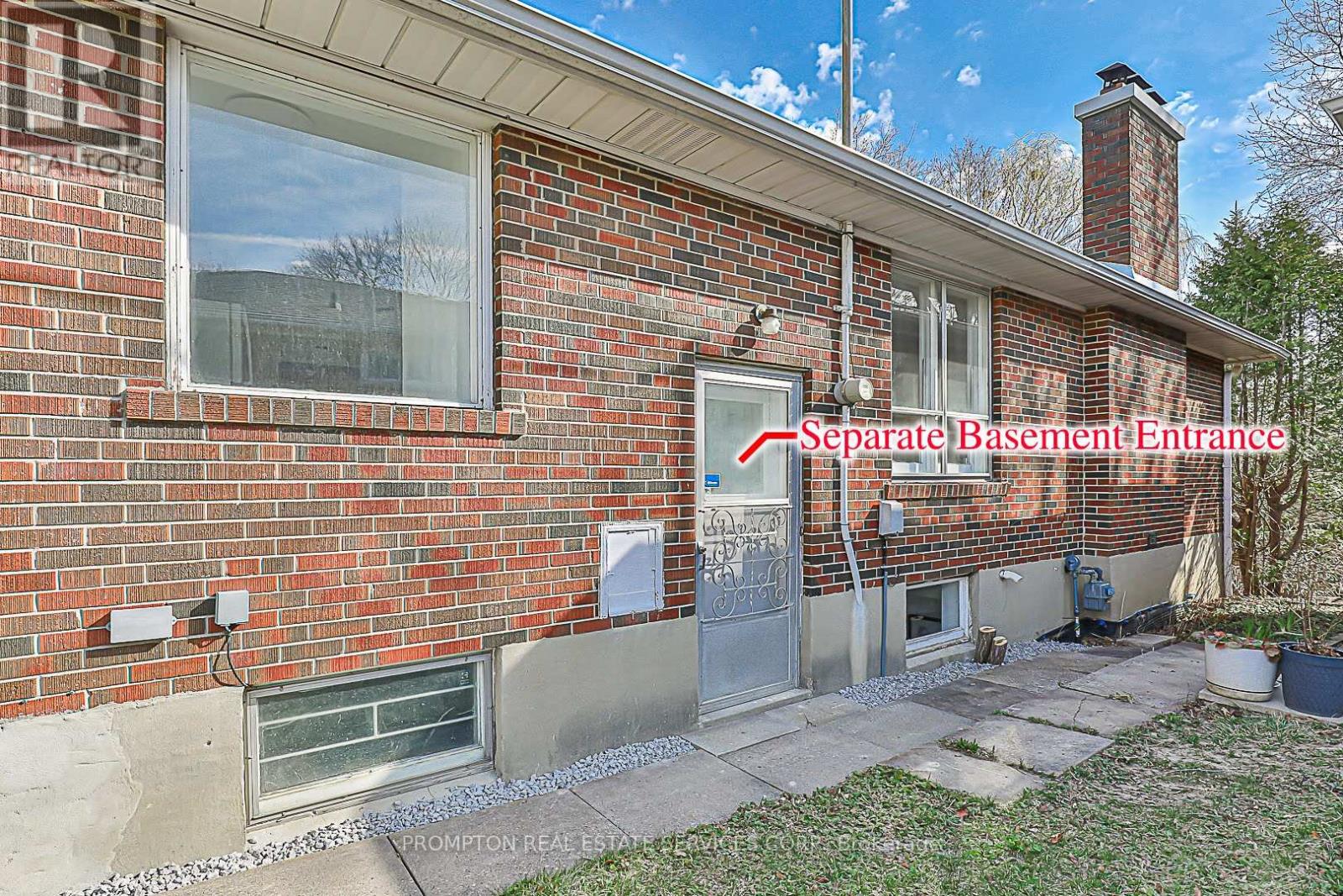 81 Maxome Avenue, Toronto, Ontario  M2M 3K2 - Photo 23 - C12035661