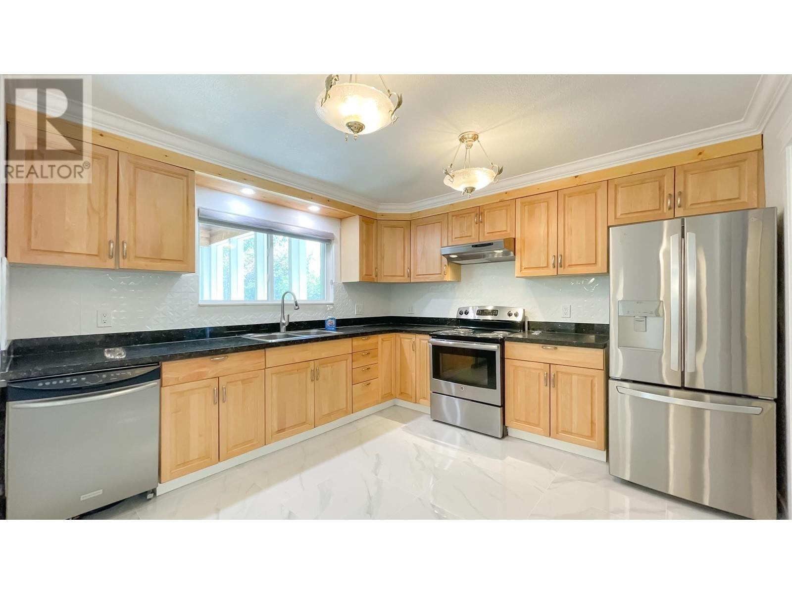 405 Dartmoor Drive, Coquitlam, British Columbia  V3K 5V3 - Photo 4 - R2980824