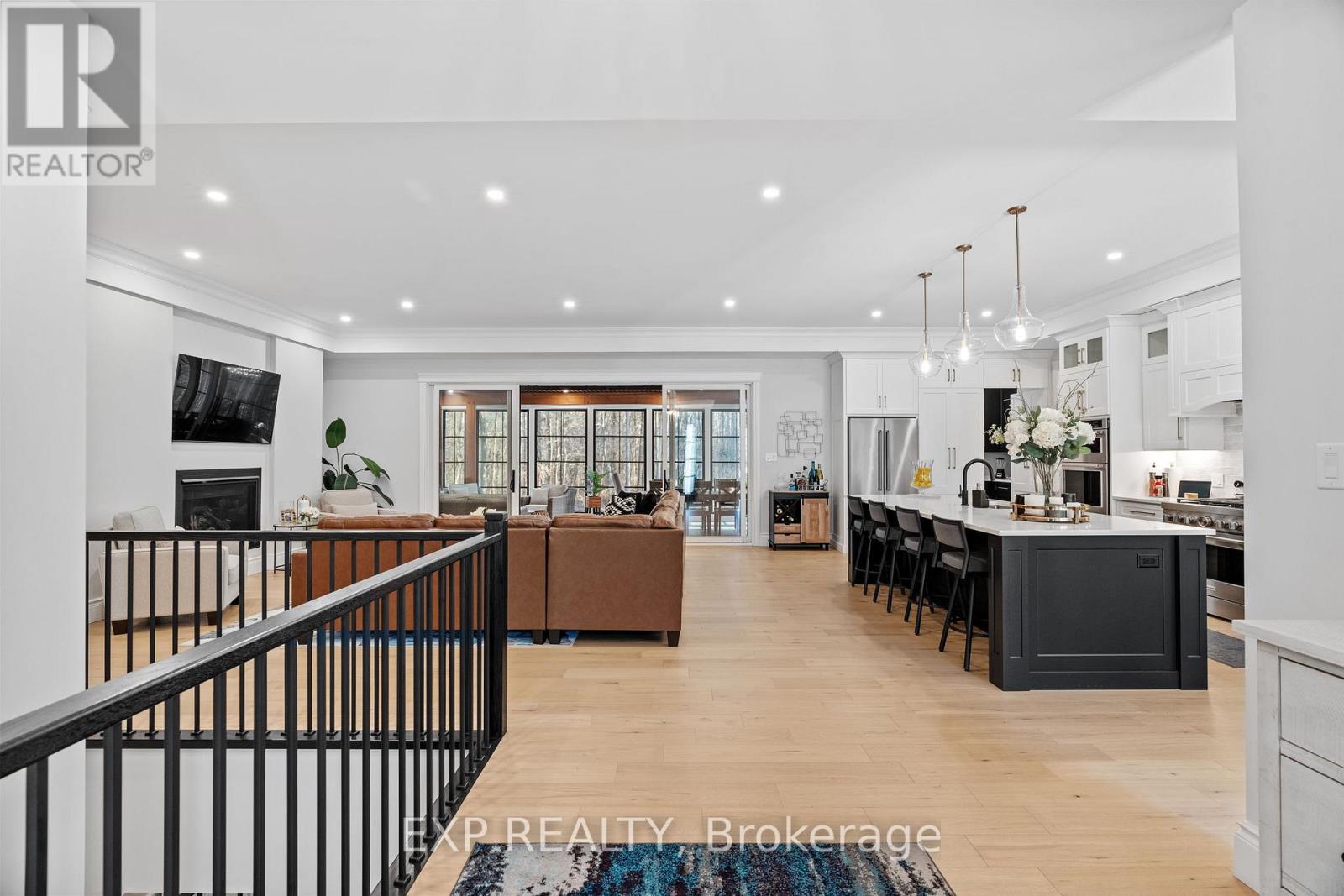 8425 Goosemarsh Line, Lambton Shores, Ontario  N0M 1T0 - Photo 7 - X12035678