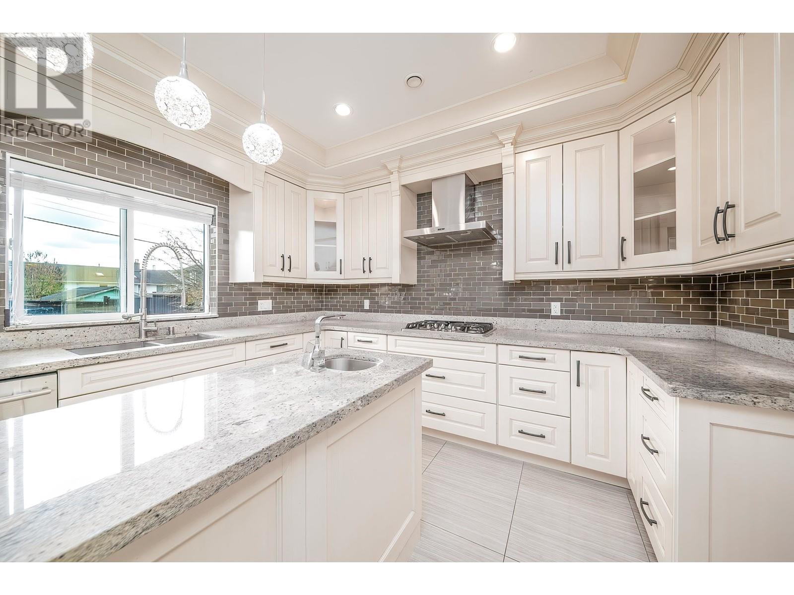 3832 Kincaid Street, Burnaby, British Columbia  V5G 1V7 - Photo 13 - R2980154