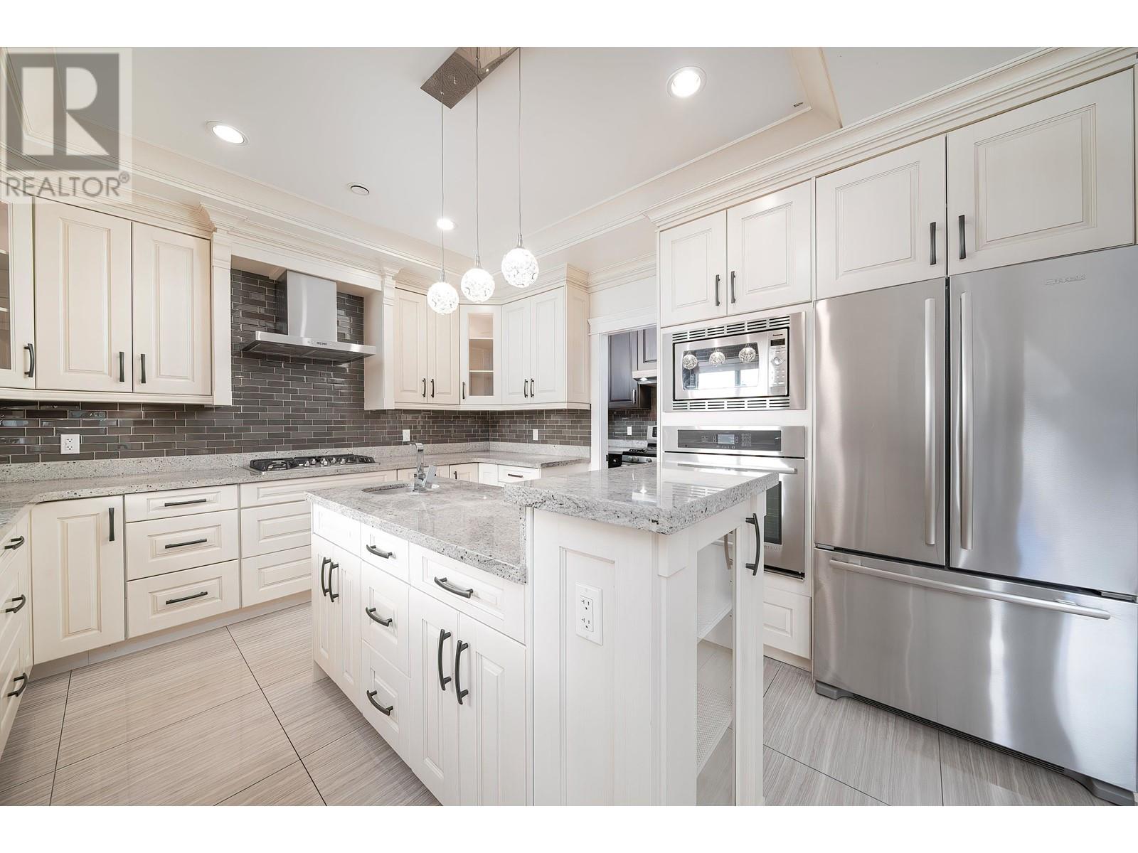 3832 Kincaid Street, Burnaby, British Columbia  V5G 1V7 - Photo 12 - R2980154
