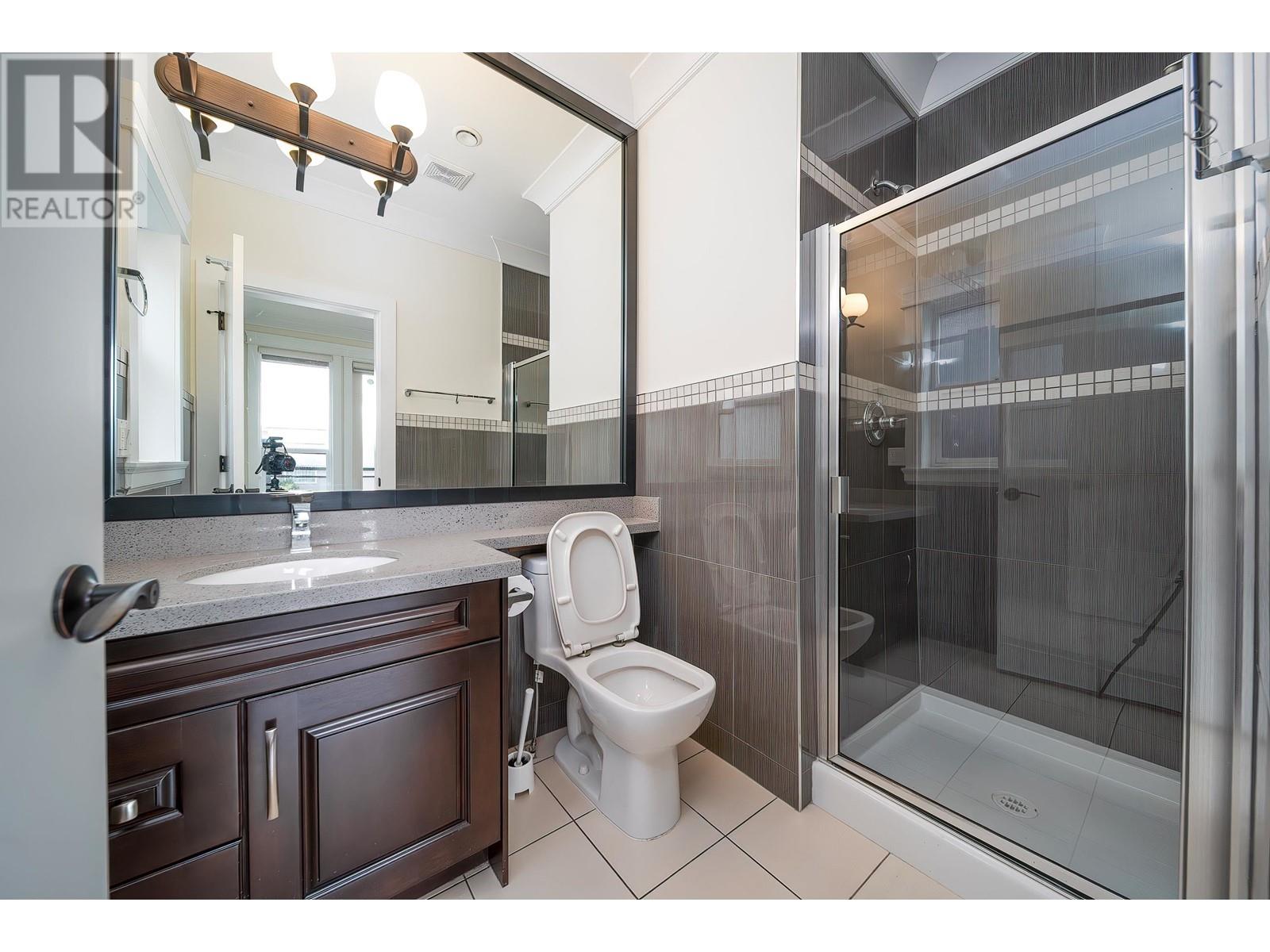 3832 Kincaid Street, Burnaby, British Columbia  V5G 1V7 - Photo 8 - R2980154