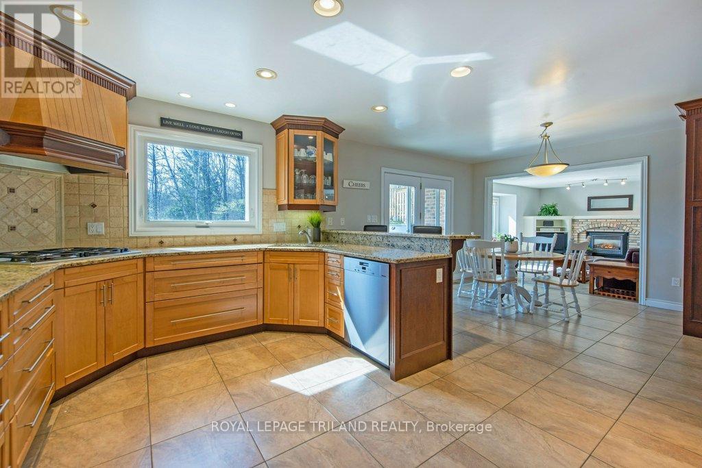 Photo 13 of 45 for 46 Camrose Court