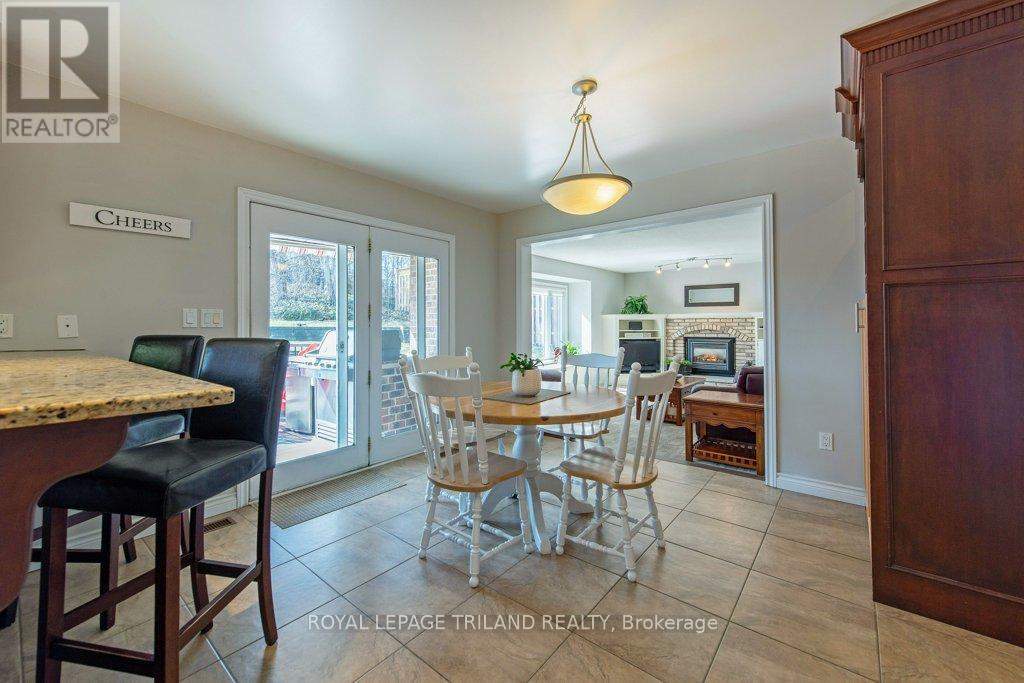 Photo 14 of 45 for 46 Camrose Court