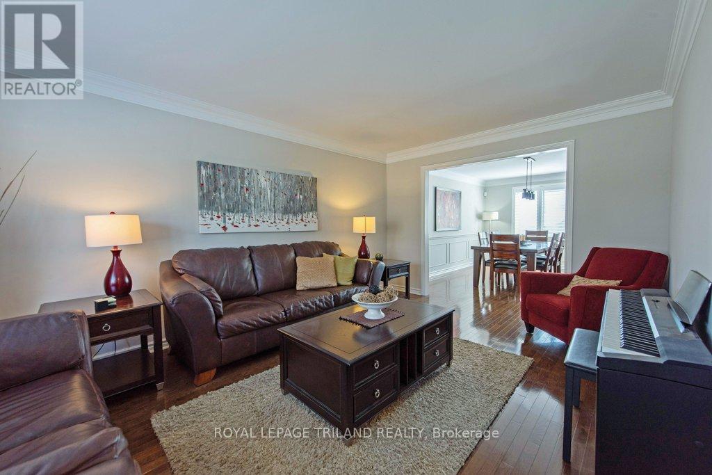 Photo 19 of 45 for 46 Camrose Court