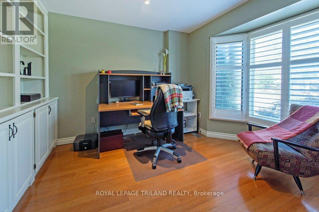 Photo 24 of 45 for 46 Camrose Court